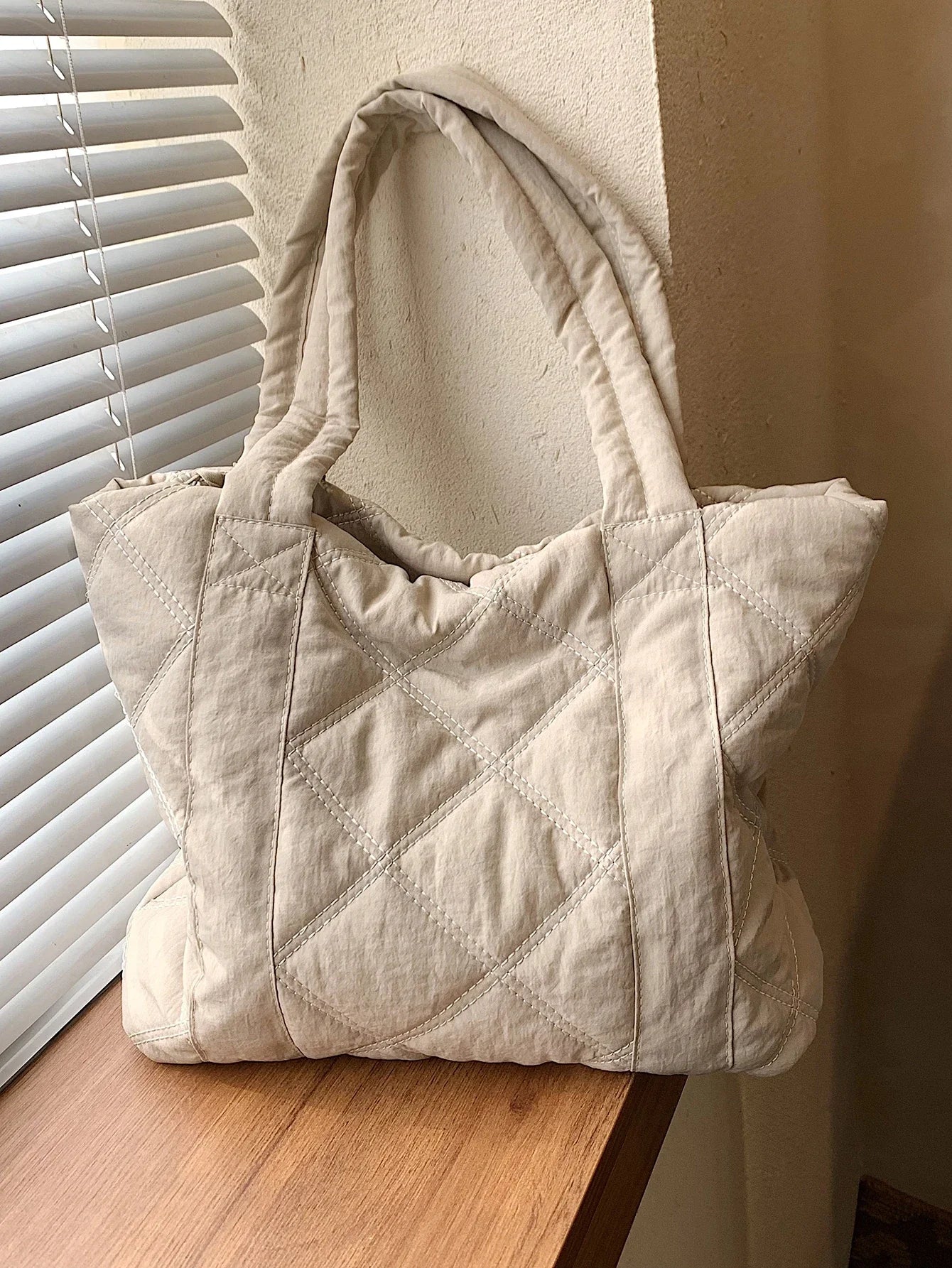 Minimalist Quilted Tote Bag, Mothers Day Gift For Mom, Stylish Linen, PVC Bag For Groceries & Gifts School Bag For Graduate, Tee