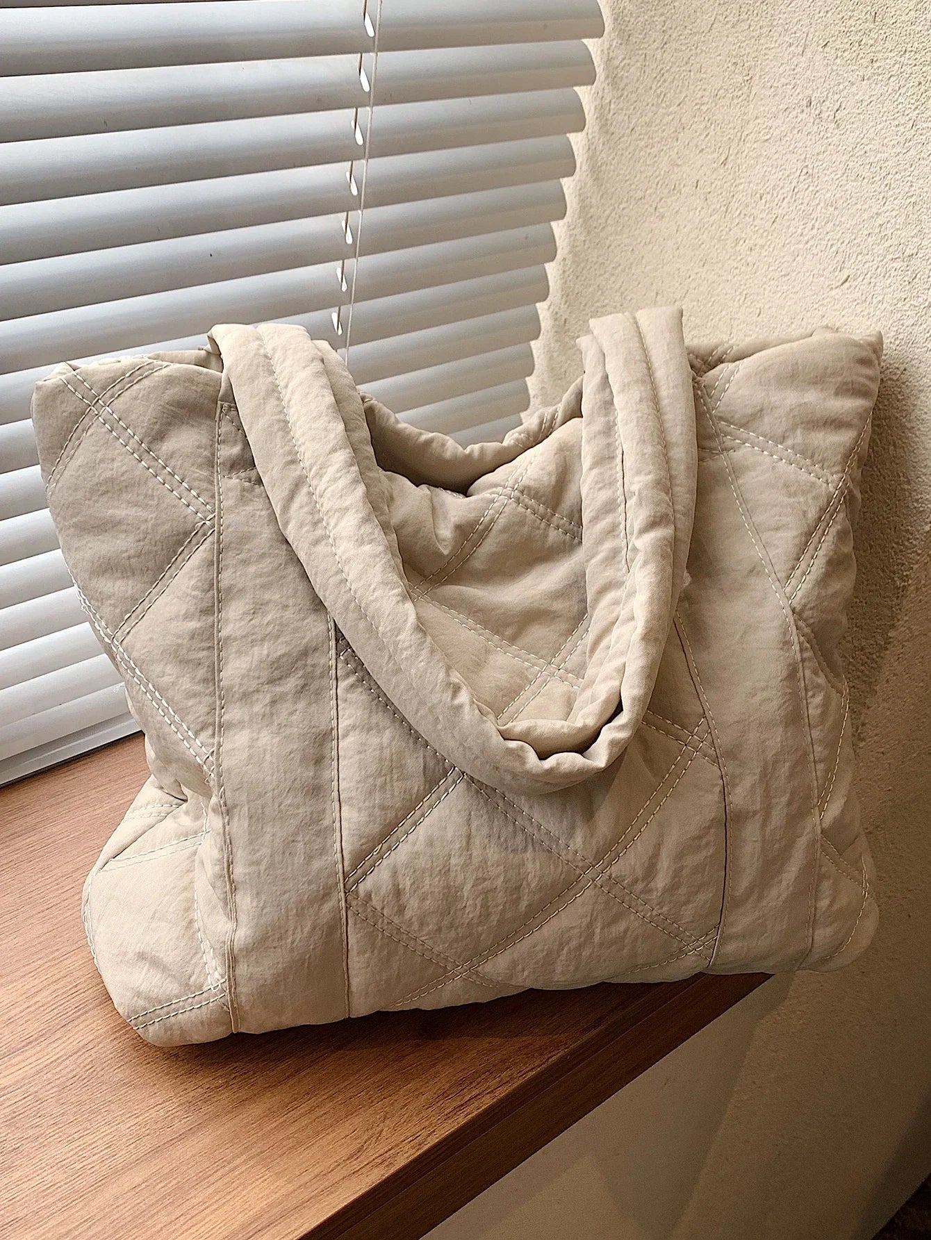 Minimalist Quilted Tote Bag, Mothers Day Gift For Mom, Stylish Linen, PVC Bag For Groceries & Gifts School Bag For Graduate, Tee